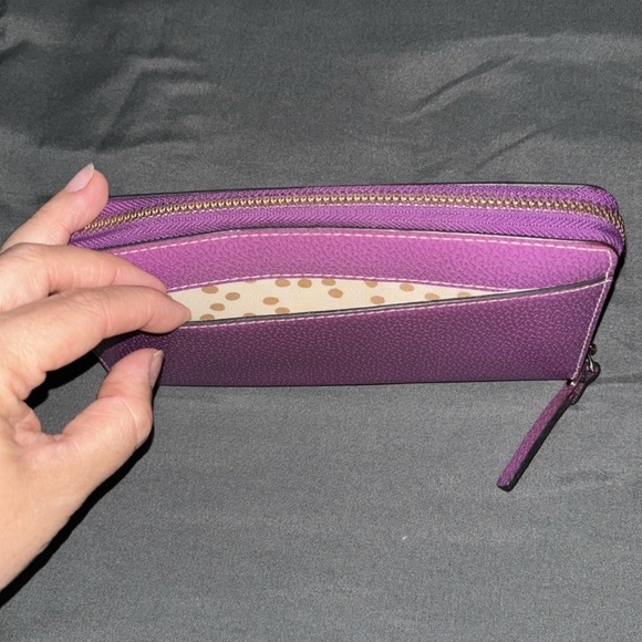 Kate Spade large wallet - Picture 4 of 8